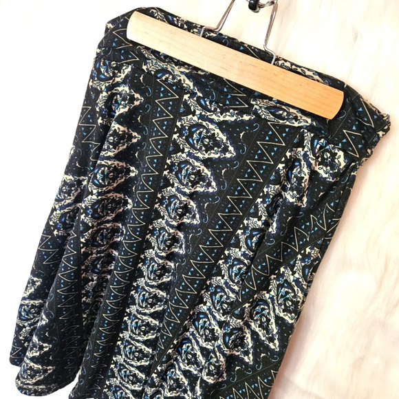 Urban Coco Classic Jersey Knit Skirt - Picture 2 of 6